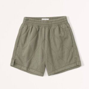 NWT Abercrombie & Fitch Army Green Onion Quilted Shorts